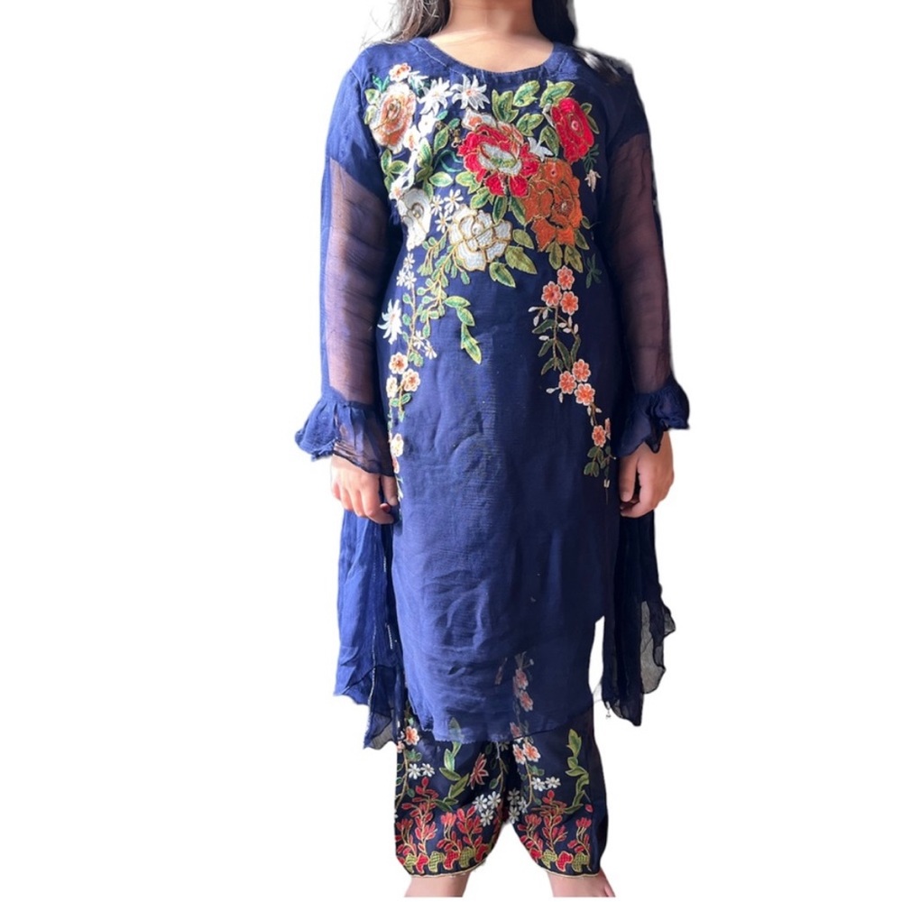 Pakistan/ Indian Ethnic Girls 3 pcs fancy suit